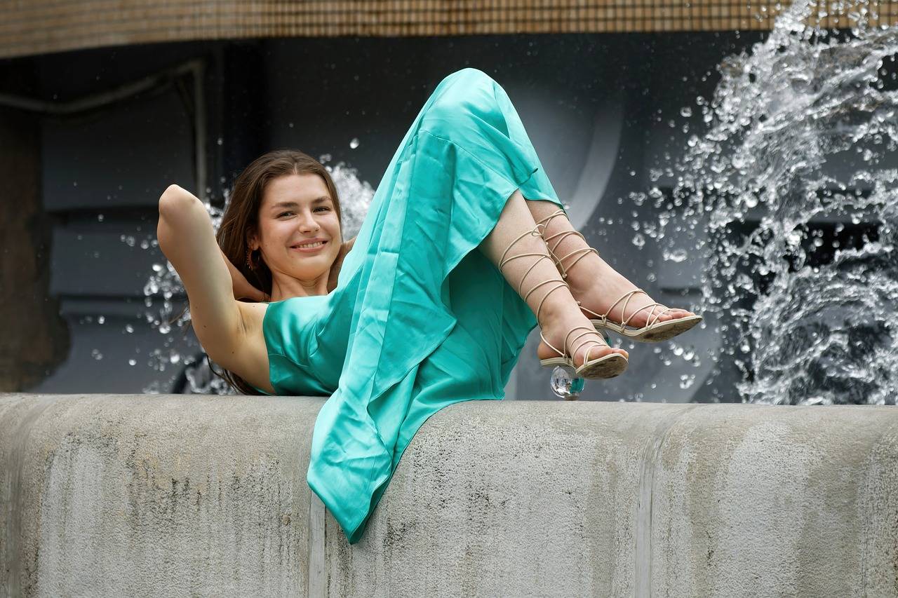 Fashion and Literature: Evolution of Fashion Journalism in Literature