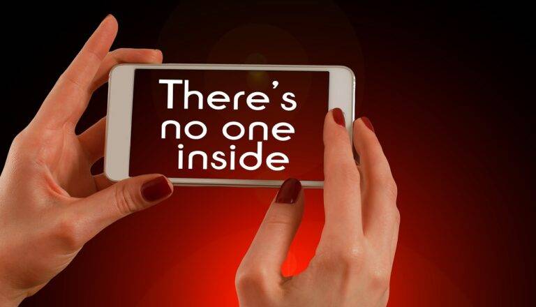 The Rise of Eco-Friendly Transportation: Electric Vehicles and Sustainable Mobility Solutions