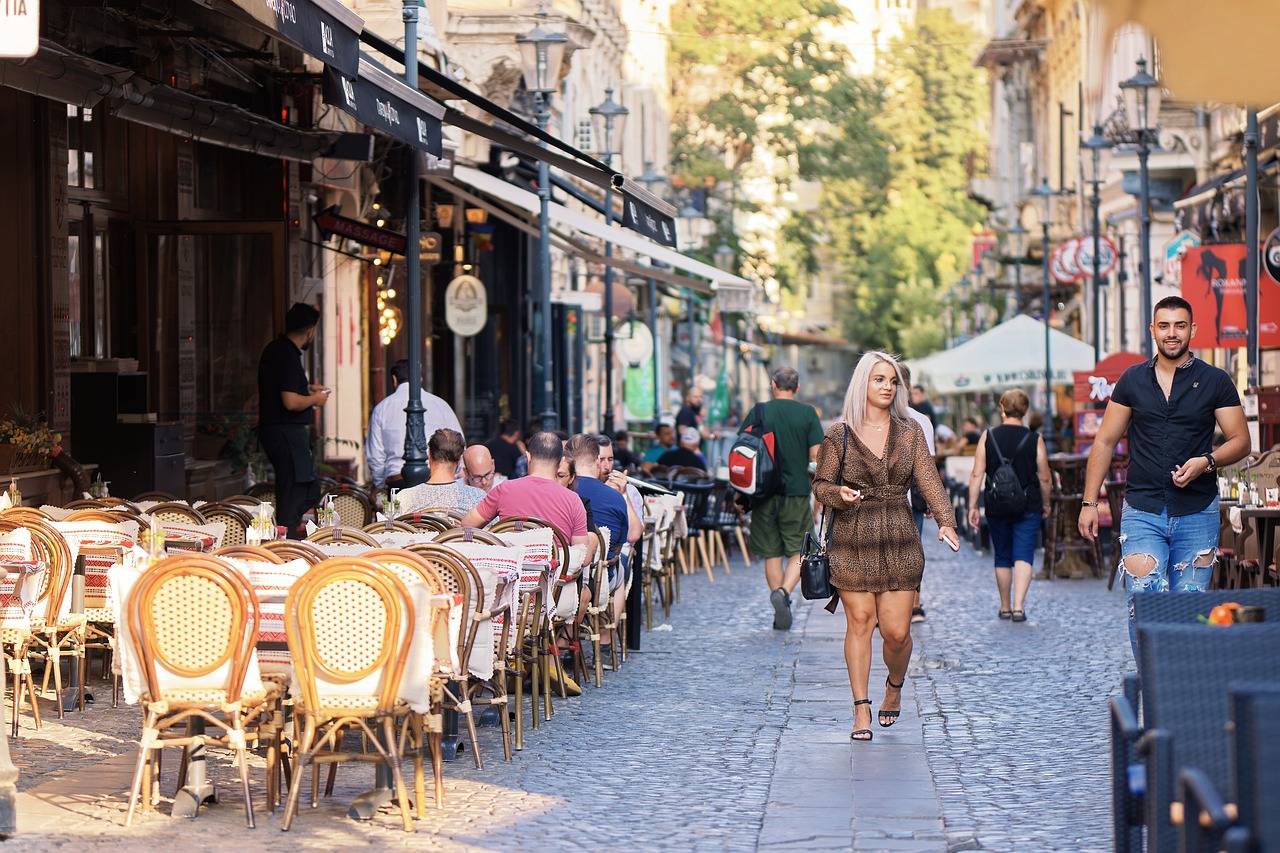 Exploring the World of Underground Music Scenes: From DIY Punk to Bedroom Pop